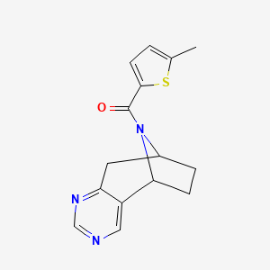 molecular formula C15H15N3OS B2494947 (5-methylthiophen-2-yl)((5R,8S)-6,7,8,9-tetrahydro-5H-5,8-epiminocyclohepta[d]pyrimidin-10-yl)methanone CAS No. 1903609-38-0