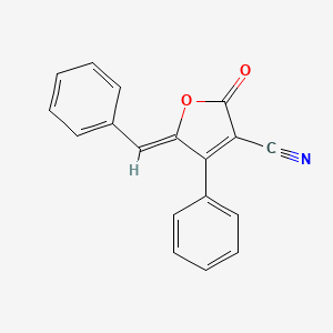 molecular formula C18H11NO2 B2495234 2-氧代-4-苯基-5-(苯基甲亚甲基)-2,5-二氢-3-呋喃碳腈 CAS No. 1164538-70-8
