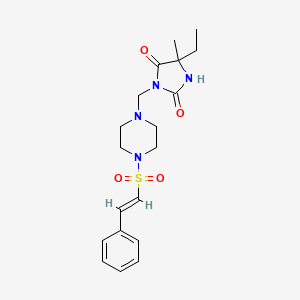 molecular formula C19H26N4O4S B2495410 5-Ethyl-5-methyl-3-[[4-[(E)-2-phenylethenyl]sulfonylpiperazin-1-yl]methyl]imidazolidine-2,4-dione CAS No. 1173467-81-6