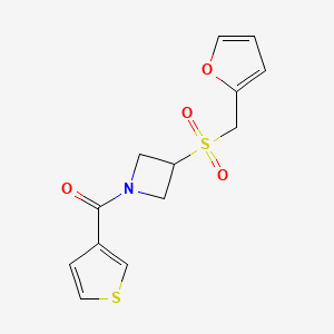 molecular formula C13H13NO4S2 B2495411 (3-((Furan-2-ylmethyl)sulfonyl)azetidin-1-yl)(thiophen-3-yl)methanone CAS No. 1796970-51-8