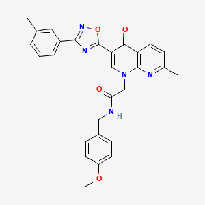 molecular formula C28H25N5O4 B2496353 N-[(4-Methoxyphenyl)methyl]-2-{7-methyl-3-[3-(3-methylphenyl)-1,2,4-oxadiazol-5-yl]-4-oxo-1,4-dihydro-1,8-naphthyridin-1-yl}acetamid CAS No. 1029728-25-3