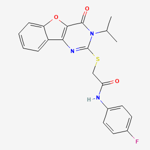 molecular formula C21H18FN3O3S B2496436 N-(4-fluorophenyl)-2-{[6-oxo-5-(propan-2-yl)-8-oxa-3,5-diazatricyclo[7.4.0.0^{2,7}]trideca-1(9),2(7),3,10,12-pentaen-4-yl]sulfanyl}acetamide CAS No. 866873-86-1