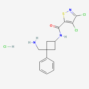 molecular formula C15H16Cl3N3OS B2496812 N-[3-(氨基甲基)-3-苯基环丁基]-3,4-二氯-1,2-噻唑-5-羧酰胺;盐酸盐 CAS No. 2418695-47-1