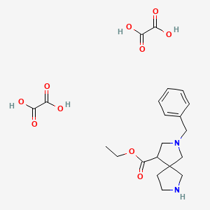 molecular formula C21H28N2O10 B2497079 乙酸2-苄基-2,7-二氮杂螺[4.4]壬烷-4-羧酸酯; 双(草酸) CAS No. 2303565-49-1