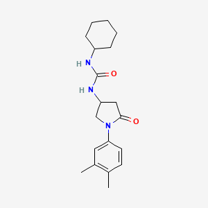 molecular formula C19H27N3O2 B2497586 1-Cyclohexyl-3-(1-(3,4-dimethylphenyl)-5-oxopyrrolidin-3-yl)urea CAS No. 894005-23-3