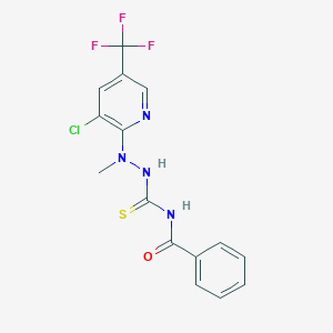 molecular formula C15H12ClF3N4OS B2497898 N-({2-[3-氯-5-(三氟甲基)-2-吡啶基]-2-甲基肼基}碳硫酰基)苯甲酰胺 CAS No. 338794-95-9