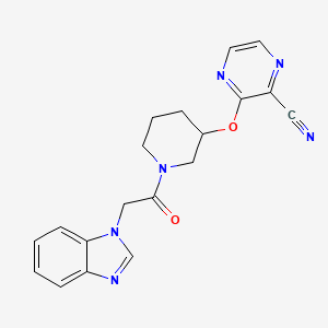 molecular formula C19H18N6O2 B2498364 3-((1-(2-(1H-benzo[d]imidazol-1-yl)acetyl)piperidin-3-yl)oxy)pyrazine-2-carbonitrile CAS No. 2034228-83-4