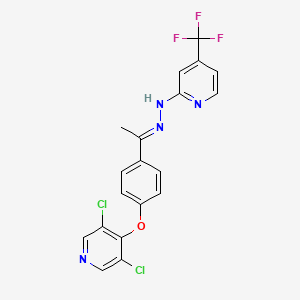 molecular formula C19H13Cl2F3N4O B2498421 1-{4-[(3,5-Dichloro-4-pyridyl)oxy]phenyl}ethan-1-one 1-[4-(trifluoromethyl)-2-pyridyl]hydrazone CAS No. 883044-91-5