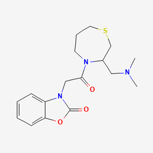 molecular formula C17H23N3O3S B2498552 3-(2-(3-((dimethylamino)methyl)-1,4-thiazepan-4-yl)-2-oxoethyl)benzo[d]oxazol-2(3H)-one CAS No. 1448072-54-5