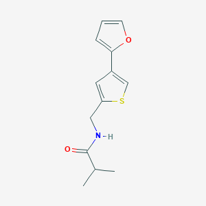 N-[[4-(Furan-2-yl)thiophen-2-yl]methyl]-2-methylpropanamide