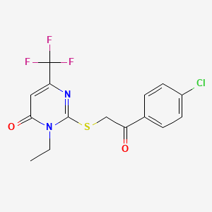 molecular formula C15H12ClF3N2O2S B2499546 2-{[2-(4-clorofenil)-2-oxoetil]sulfanil}-3-etil-6-(trifluorometil)-4(3H)-pirimidinona CAS No. 692287-62-0