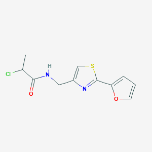 molecular formula C11H11ClN2O2S B2499685 2-Chloro-N-[[2-(furan-2-yl)-1,3-thiazol-4-yl]methyl]propanamide CAS No. 2411265-99-9