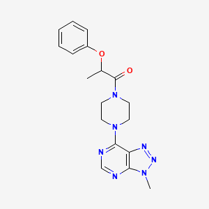 1-(4-(3-methyl-3H-[1,2,3]triazolo[4,5-d]pyrimidin-7-yl)piperazin-1-yl)-2-phenoxypropan-1-one