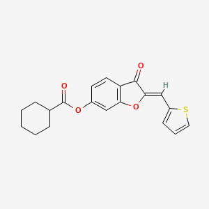 B2500416 (Z)-3-oxo-2-(thiophen-2-ylmethylene)-2,3-dihydrobenzofuran-6-yl cyclohexanecarboxylate CAS No. 623115-91-3