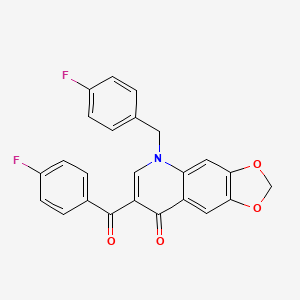 molecular formula C24H15F2NO4 B2501124 7-(4-氟苯甲酰)-5-[(4-氟苯基)甲基]-2H,5H,8H-[1,3]二噁杂环[4,5-g]喹啉-8-酮 CAS No. 902624-49-1