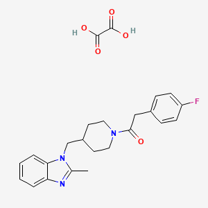 molecular formula C24H26FN3O5 B2501678 2-(4-氟苯基)-1-(4-((2-甲基-1H-苯并[d]咪唑-1-基)甲基)哌啶-1-基)乙酮草酸 CAS No. 1351661-29-4
