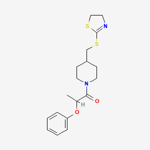 1-(4-(((4,5-Dihydrothiazol-2-yl)thio)methyl)piperidin-1-yl)-2-phenoxypropan-1-one