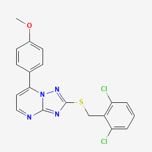 molecular formula C19H14Cl2N4OS B2502376 2-[(2,6-Dichlorobenzyl)sulfanyl]-7-(4-methoxyphenyl)[1,2,4]triazolo[1,5-a]pyrimidine CAS No. 338403-83-1