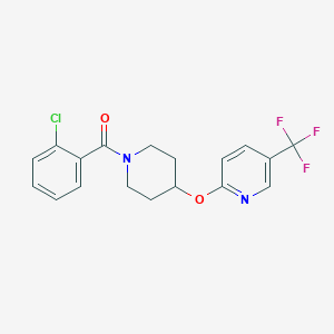 molecular formula C18H16ClF3N2O2 B2503963 (2-Chlorophenyl)(4-((5-(trifluoromethyl)pyridin-2-yl)oxy)piperidin-1-yl)methanone CAS No. 1421493-02-8