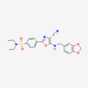 molecular formula C22H22N4O5S B2503981 4-(5-((benzo[d][1,3]dioxol-5-ylmethyl)amino)-4-cyanooxazol-2-yl)-N,N-diethylbenzenesulfonamide CAS No. 941243-45-4