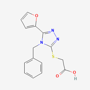 molecular formula C15H13N3O3S B2504348 2-{[4-benzyl-5-(furan-2-yl)-4H-1,2,4-triazol-3-yl]sulfanyl}acetic acid CAS No. 537017-54-2