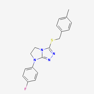 molecular formula C18H17FN4S B2504611 7-(4-フルオロフェニル)-3-((4-メチルベンジル)チオ)-6,7-ジヒドロ-5H-イミダゾ[2,1-c][1,2,4]トリアゾール CAS No. 923147-40-4