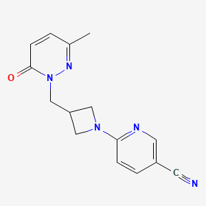 molecular formula C15H15N5O B2504664 6-{3-[(3-甲基-6-氧代-1,6-二氢哒嗪-1-基)甲基]氮杂环丁-1-基}吡啶-3-甲腈 CAS No. 2199510-22-8