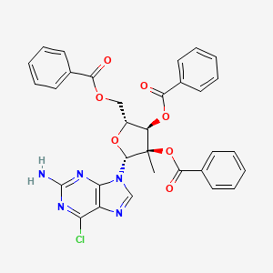 molecular formula C32H26ClN5O7 B2504673 (2R,3R,4R,5R)-2-(2-amino-6-chloro-9H-purin-9-yl)-5-((benzoyloxy)methyl)-3-methyltetrahydrofuran-3,4-diyl dibenzoate CAS No. 641571-44-0