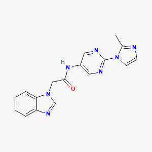 molecular formula C17H15N7O B2504781 2-(1H-1,3-ベンゾジアゾール-1-イル)-N-[2-(2-メチル-1H-イミダゾール-1-イル)ピリミジン-5-イル]アセトアミド CAS No. 1421493-82-4