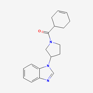 molecular formula C18H21N3O B2505826 (3-(1H-benzo[d]imidazol-1-yl)pyrrolidin-1-yl)(cyclohex-3-en-1-yl)methanone CAS No. 2034383-63-4