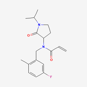 molecular formula C18H23FN2O2 B2507053 N-[(5-Fluoro-2-methylphenyl)methyl]-N-(2-oxo-1-propan-2-ylpyrrolidin-3-yl)prop-2-enamide CAS No. 2411198-83-7