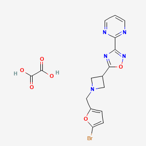 molecular formula C16H14BrN5O6 B2507501 5-(1-((5-Bromofuran-2-yl)methyl)azetidin-3-yl)-3-(pyrimidin-2-yl)-1,2,4-oxadiazole oxalate CAS No. 1396805-79-0
