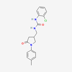 B2508317 1-(2-Chlorophenyl)-3-((5-oxo-1-(p-tolyl)pyrrolidin-3-yl)methyl)urea CAS No. 954697-93-9