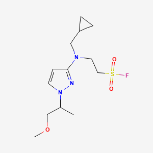 molecular formula C13H22FN3O3S B2508596 2-[Cyclopropylmethyl-[1-(1-methoxypropan-2-yl)pyrazol-3-yl]amino]ethanesulfonyl fluoride CAS No. 2411268-11-4