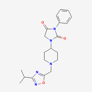 1-(1-((3-Isopropyl-1,2,4-oxadiazol-5-yl)methyl)piperidin-4-yl)-3-phenylimidazolidine-2,4-dione