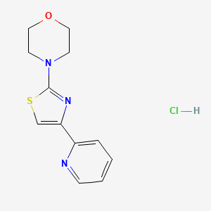 molecular formula C12H14ClN3OS B2509191 4-(4-(吡啶-2-基)噻唑-2-基)吗啉盐酸盐 CAS No. 2413869-31-3