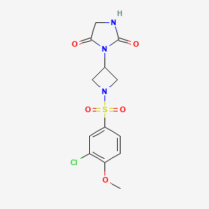 molecular formula C13H14ClN3O5S B2509708 3-(1-((3-Chloro-4-methoxyphenyl)sulfonyl)azetidin-3-yl)imidazolidine-2,4-dione CAS No. 2034269-62-8
