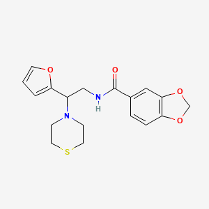 molecular formula C18H20N2O4S B2510637 N-(2-(呋喃-2-基)-2-硫代吗啉乙基)苯并[d][1,3]二氧戊环-5-甲酰胺 CAS No. 2034574-61-1