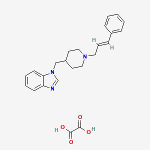 molecular formula C24H27N3O4 B2510651 (E)-1-((1-肉桂酰哌啶-4-基)甲基)-1H-苯并[d]咪唑草酸盐 CAS No. 1351663-59-6