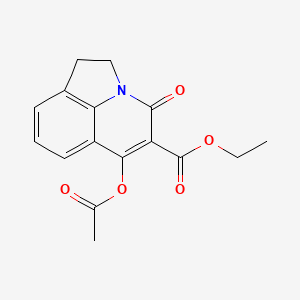 molecular formula C16H15NO5 B2510981 6-(アセチルオキシ)-4-オキソ-1,2-ジヒドロ-4H-ピロロ[3,2,1-ij]キノリン-5-カルボン酸エチル CAS No. 477868-62-5