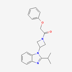 molecular formula C21H23N3O2 B2511241 2-phenoxy-1-{3-[2-(propan-2-yl)-1H-1,3-benzodiazol-1-yl]azetidin-1-yl}ethan-1-one CAS No. 2415568-74-8