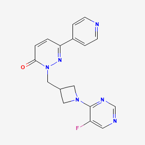 molecular formula C17H15FN6O B2511827 2-{[1-(5-Fluoropyrimidin-4-yl)azetidin-3-yl]methyl}-6-(pyridin-4-yl)-2,3-dihydropyridazin-3-one CAS No. 2201319-14-2