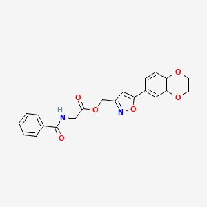 (5-(2,3-Dihydrobenzo[b][1,4]dioxin-6-yl)isoxazol-3-yl)methyl 2-benzamidoacetate