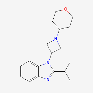 molecular formula C18H25N3O B2512286 1-[1-(Oxan-4-yl)azetidin-3-yl]-2-propan-2-ylbenzimidazole CAS No. 2415524-91-1