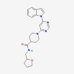 molecular formula C23H27N5O2 B2512459 1-(6-(1H-吲哚-1-基)嘧啶-4-基)-N-((四氢呋喃-2-基)甲基)哌啶-4-甲酰胺 CAS No. 1797729-22-6