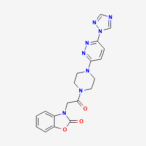 molecular formula C19H18N8O3 B2512746 3-(2-(4-(6-(1H-1,2,4-triazol-1-yl)pyridazin-3-yl)piperazin-1-yl)-2-oxoethyl)benzo[d]oxazol-2(3H)-one CAS No. 1798545-21-7
