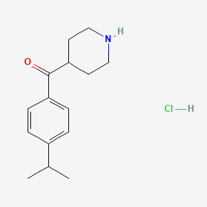 molecular formula C15H22ClNO B2513449 哌啶-4-基-(4-丙-2-基苯基)甲酮；盐酸盐 CAS No. 42060-82-2