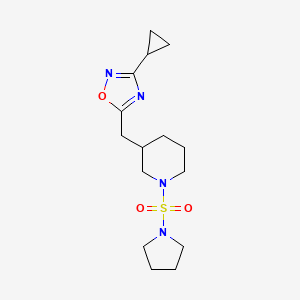 molecular formula C15H24N4O3S B2513574 3-Cyclopropyl-5-((1-(pyrrolidin-1-ylsulfonyl)piperidin-3-yl)methyl)-1,2,4-oxadiazole CAS No. 1706312-18-6
