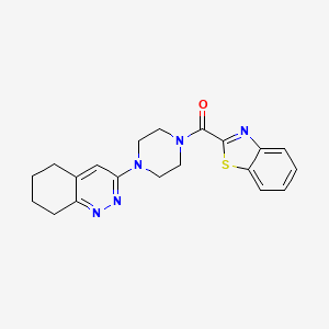 B2513762 Benzo[d]thiazol-2-yl(4-(5,6,7,8-tetrahydrocinnolin-3-yl)piperazin-1-yl)methanone CAS No. 2034510-43-3
