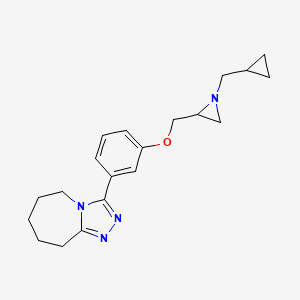 molecular formula C20H26N4O B2514631 3-[3-[[1-(Cyclopropylmethyl)aziridin-2-yl]methoxy]phenyl]-6,7,8,9-tetrahydro-5H-[1,2,4]triazolo[4,3-a]azepine CAS No. 2418713-92-3